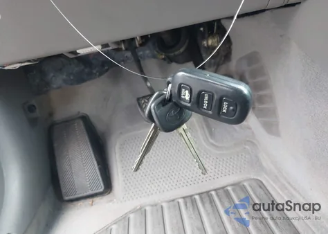 2005 Toyota Camry Le z USA, uszkodzony, nr VIN 4T1BE32K95U503953